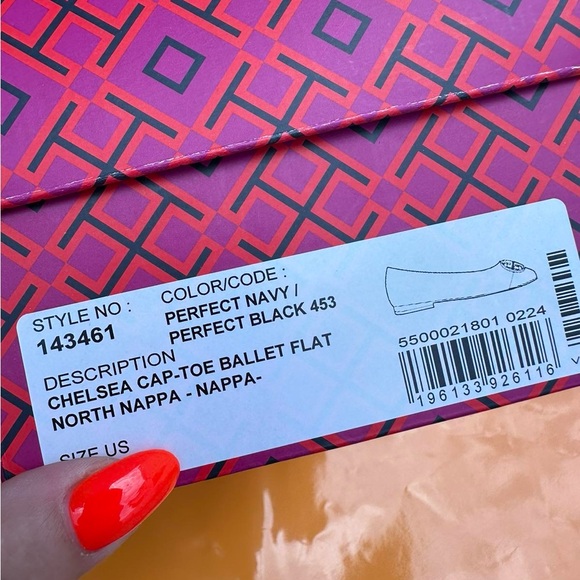 NIB Tory Burch Chelsea Cap Toe Leather Flats Black & Navy Gold Logo MANY SIZES - Picture 11 of 11